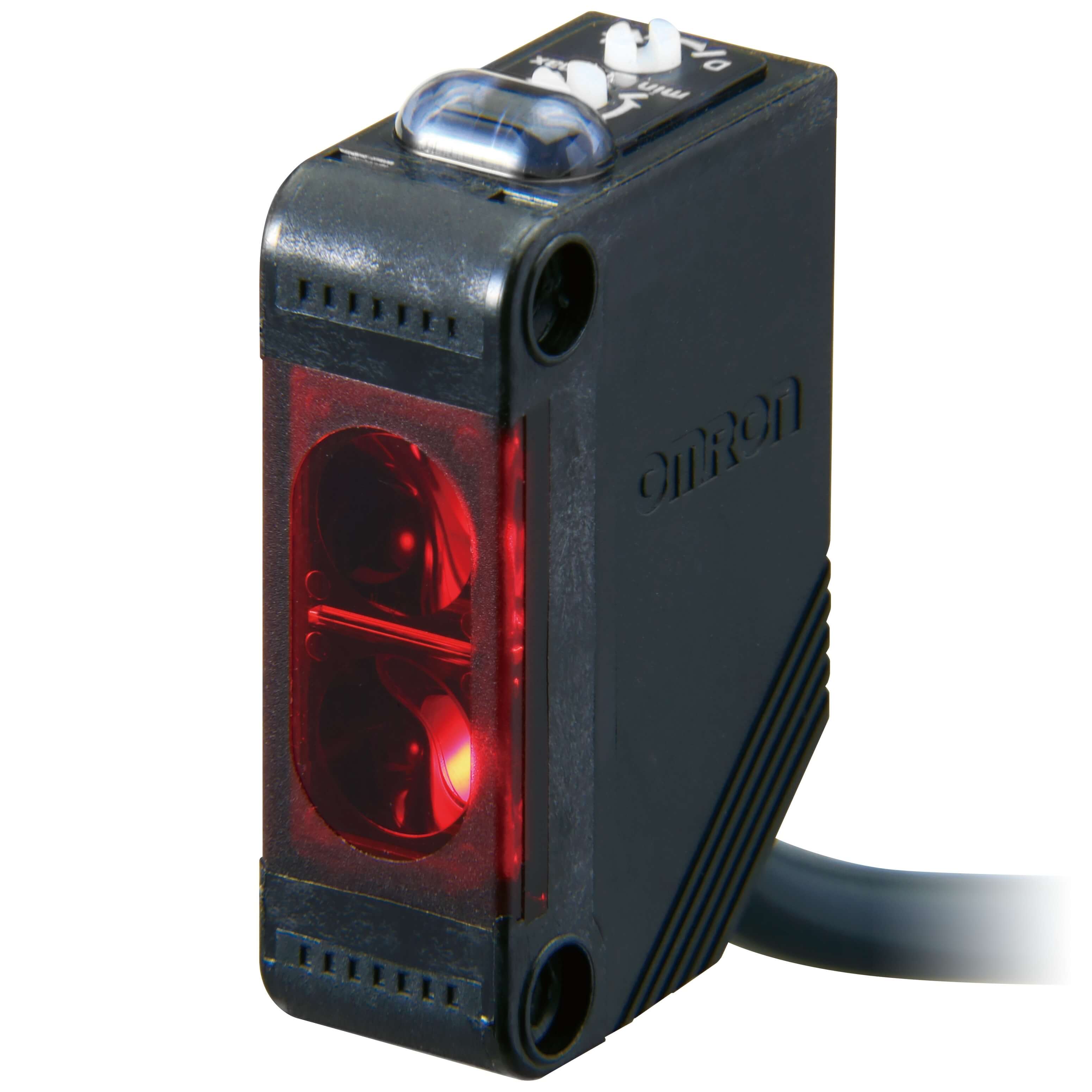 OMRON E3Z-R81 2M 小型光電感測器(回歸反射型/PNP)